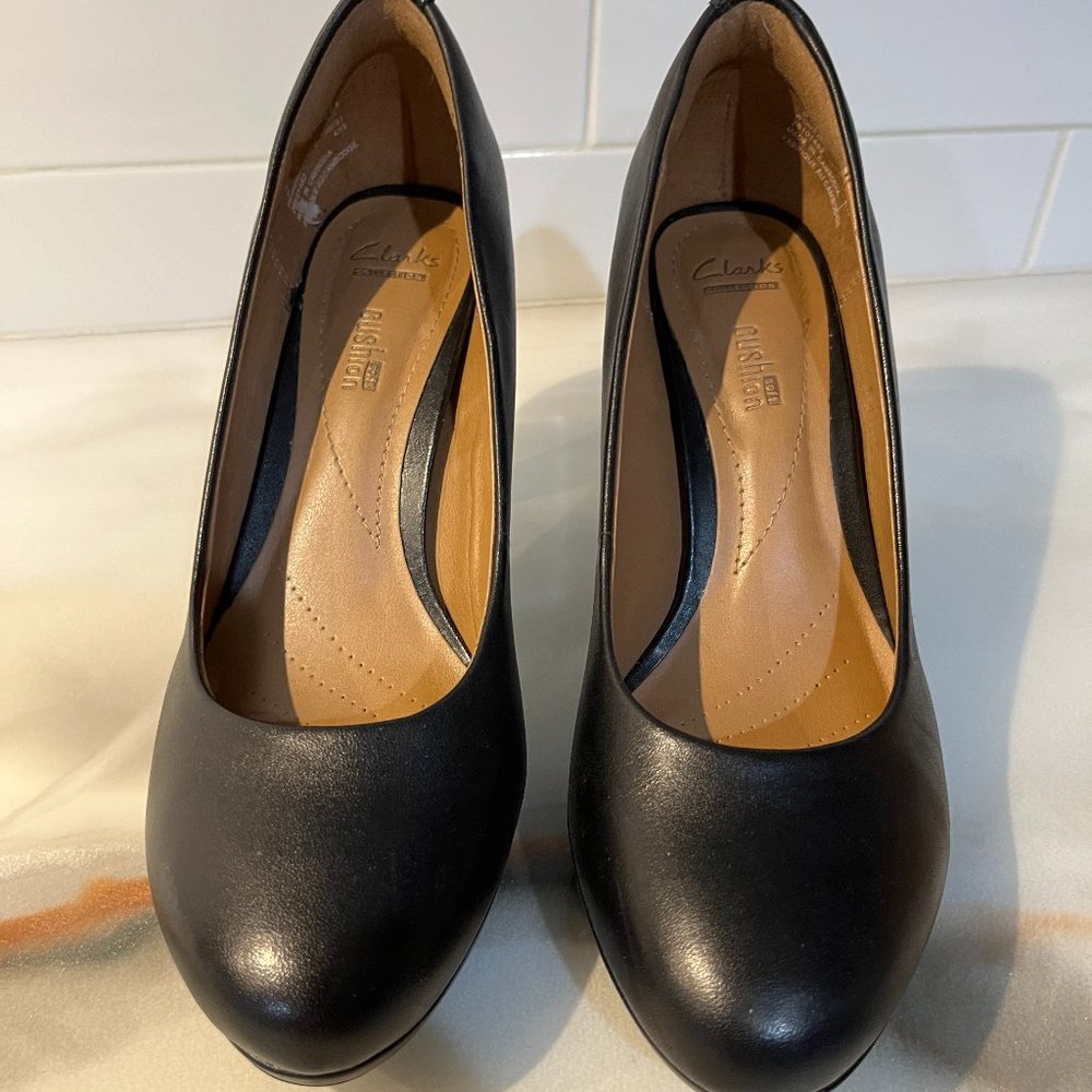 Clarks Collection Cushion Soft Brier Dolly Black Leather Women Pumps Size 7.5M